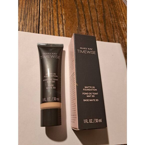 Mary Kay TimeWise Matte 3D Foundation Beige C170 New in Box - Picture 1 of 3